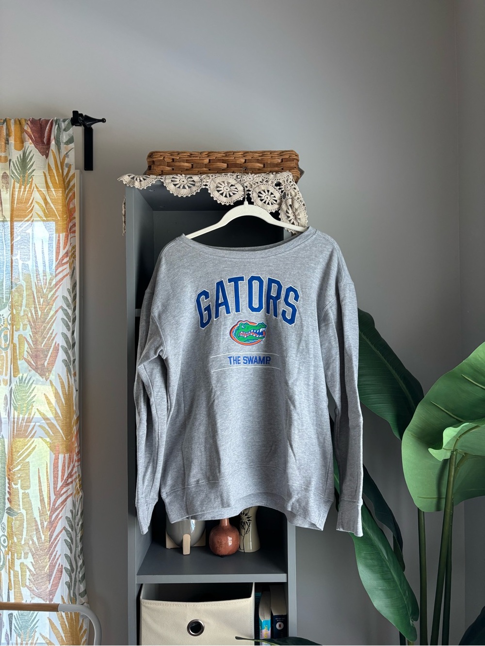 top of the world florida gators embroidered crewneck sweatshirt for women